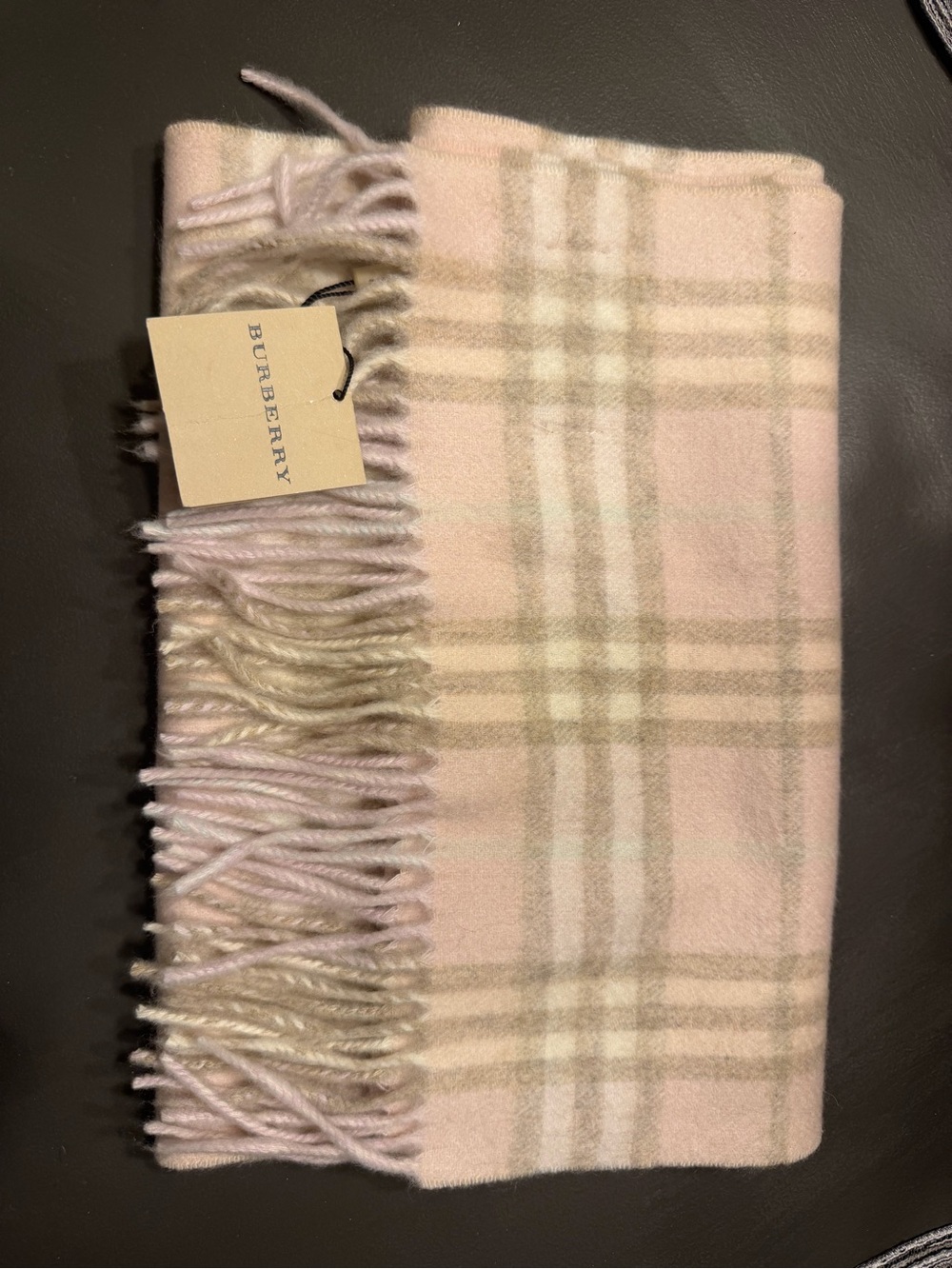 Original girls NWT Burberry Light Pink & Cream Check Fringe Cashmere Scarf